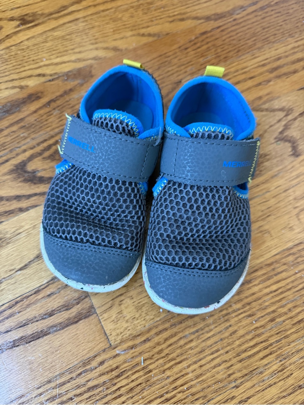 Merrell Kids Gray Slip-On Mesh Sneakers with Blue Lining and Yellow Tabs